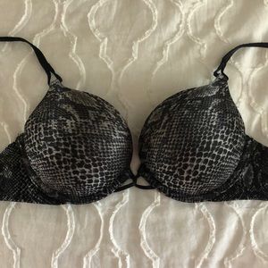 Victoria’s Secret Miraculous Plunge Bra